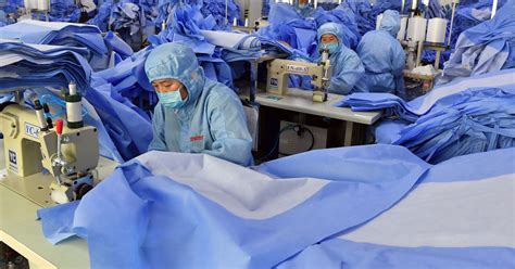 Covid-19: Surgical gowns used to cost pennies. Now US hospitals struggle to afford them. - Vox