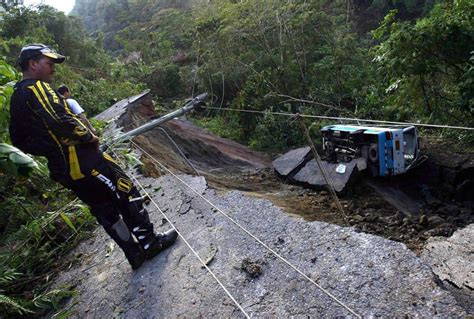 140918CinchonaEarthquake02 – The Tico Times | Costa Rica News | Travel ...