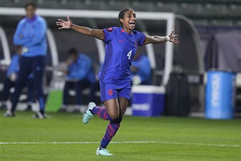 Naomi Girma eager to find her full potential with USWNT - Los Angeles Times