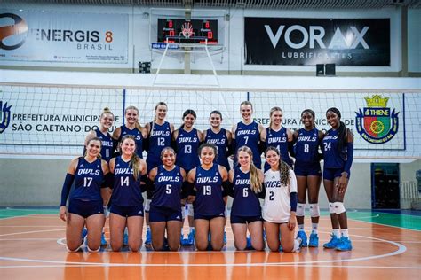 Owls volleyball team soaks in Brazil | Rice News | News and Media ...