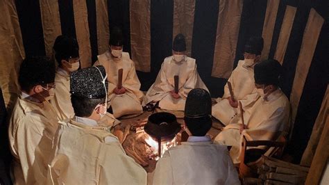 Shinto ritual at shrine in central Japan predicts state of society, harvest this year - The Mainichi