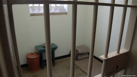 Nelson Mandela prison cell re-created in Coventry - BBC News