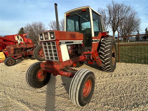 SOLD - International Harvester 1086 Tractors 100 to 174 HP | Tractor Zoom