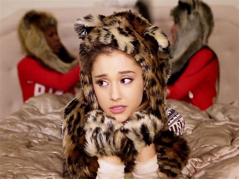 Ariana Grande: Santa Tell Me Screencaps -11 – GotCeleb