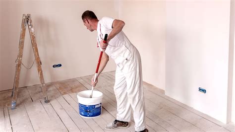 Why is paint bubbling? We have the answers and how to fix it | Homebuilding