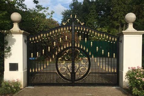 Wrought Iron Entrance Gate Designs