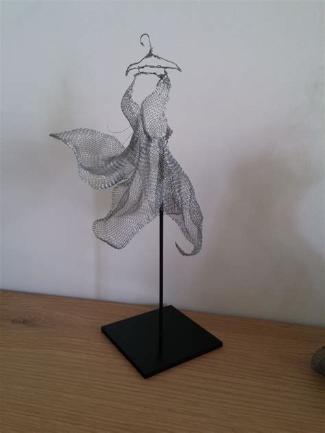 wire mesh sculpture by Orna Feliks, dancer, dress, lady | Wire ...