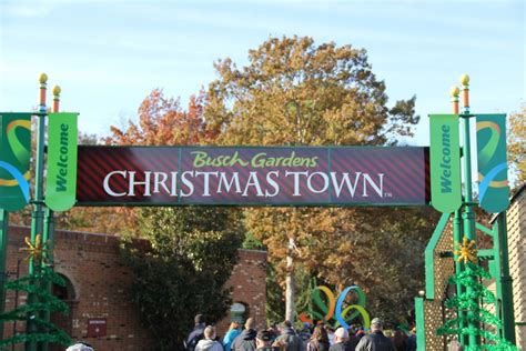 Busch Gardens Williamsburg: Christmas Town - the Roarbotsthe Roarbots