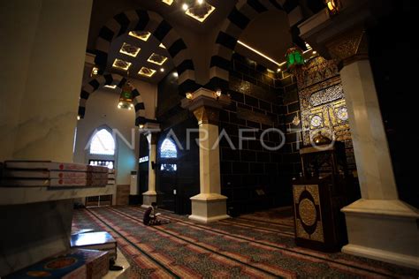 PESONA MASJID AR-RAHMAN DI BLITAR | ANTARA Foto