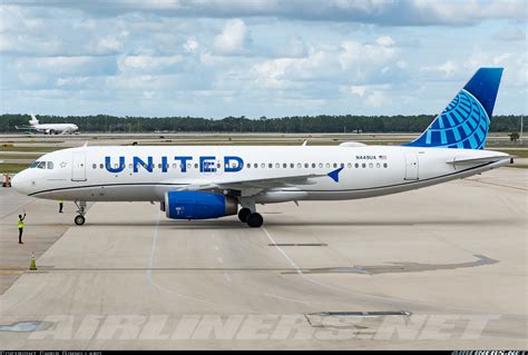 Airbus A320-232 - United Airlines | Aviation Photo #5733083 | Airliners.net