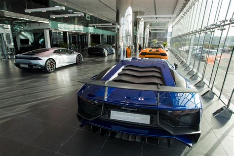 World's largest Lamborghini showroom opens in Dubai - Autodevot