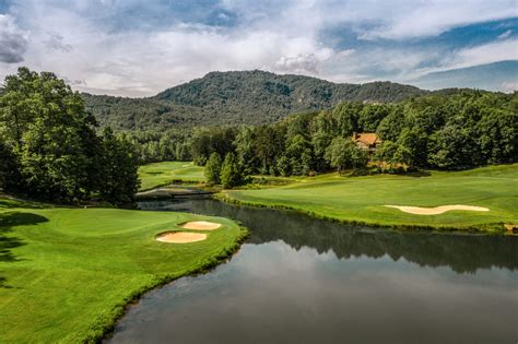 Apple Valley Golf Course | Rumbling Bald on Lake Lure | NC