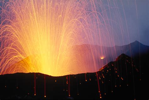 Strombolian eruption