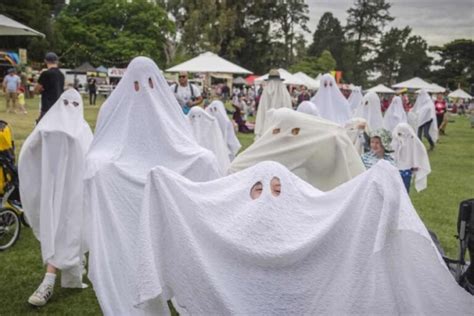 The History Of Bedsheet Ghosts: From Samhain to Pop Culture