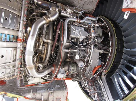 How Aircraft engine oil system works? - Aircraft Nerds