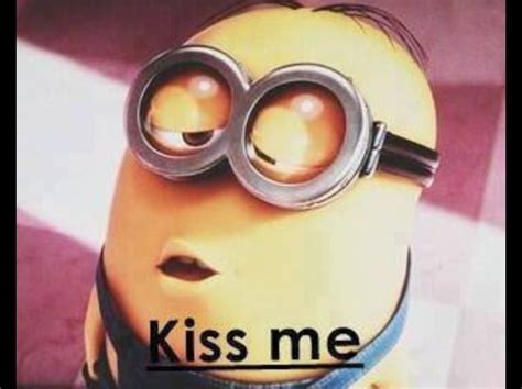 Kiss me | Minion kiss, Minions love, Minions