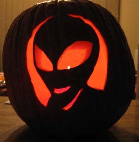 alien jack o lantern | Alien pumpkin, Pumpkin carving, Amazing pumpkin carving