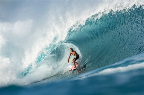 Spot Check: Pipeline - Pipeline Waves & Surfing Conditions