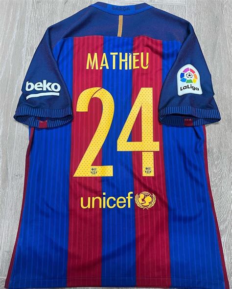 FC Barcelona 2016-17 Home 2 Kit