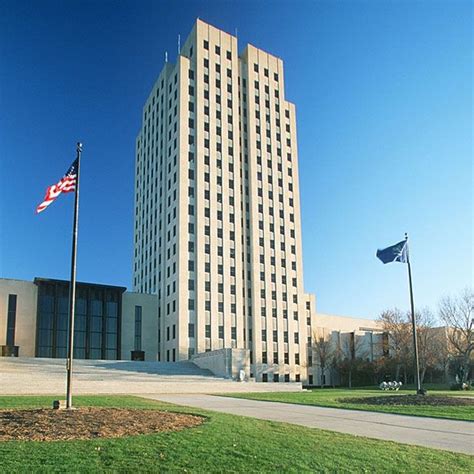 North Dakota State Capital - Bismarck, ND - Bismarck Map | North dakota, Capitol building ...