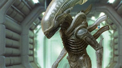 New ALIEN Action Figure Features The Original Translucent Xenomorph Concept Design — GeekTyrant