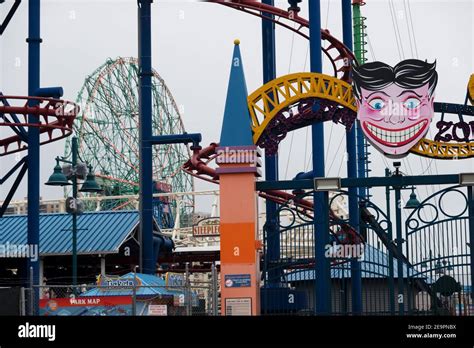 amusement park rides at Coney Island Brooklyn NYC Stock Photo - Alamy