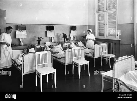 Room in a hospital in the 1930s Stock Photo - Alamy