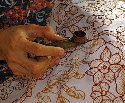 Tinuku Know Various Types of Traditional Indonesian Batik Patterns ...