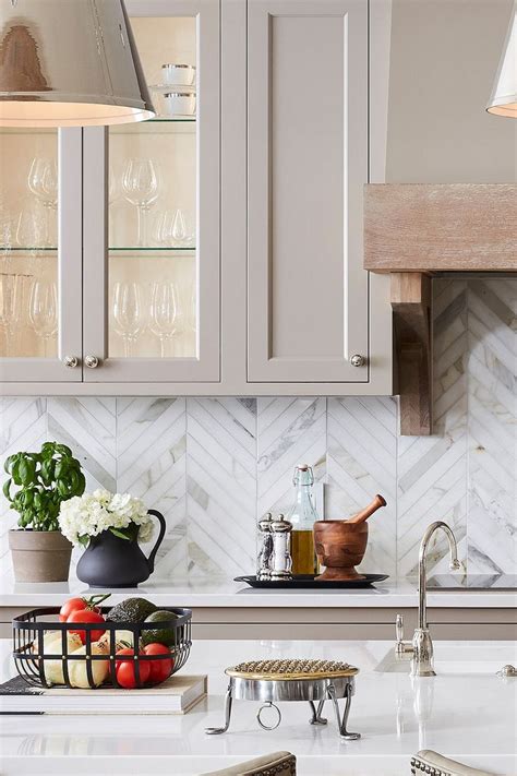 31+ ( Luxury ) Calacatta Gold Marble Backsplash & Countertop Ideas | Kitchen remodel, Kitchen ...