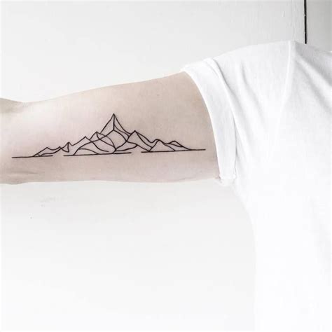 Mountain Outline Tattoo by malwina8 #Minimalisttattoos | Geometric mountain tattoo, Mountain ...