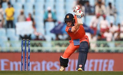 Sybrand Engelbrecht punches one through the off side | ESPNcricinfo.com