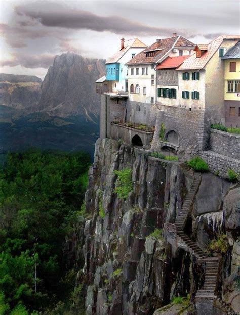 The houses of Ronda, Spain are incredible : pics