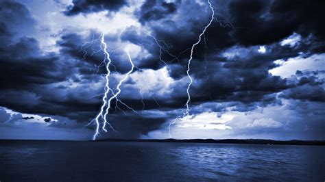 Lightning Storm In Ocean - 1920x1080 - Download HD Wallpaper - WallpaperTip