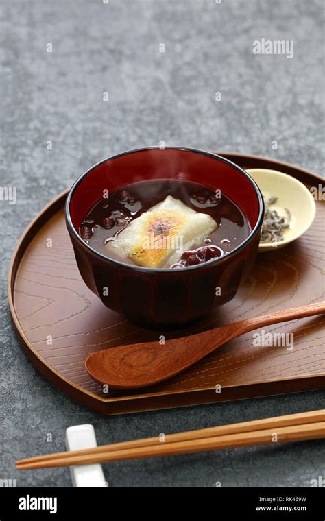 oshiruko, sweet red bean soup with grilled mochi (rice cake), japanese traditional dessert Stock ...