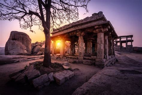 Beautiful Ancient Architecture of Temples on Hemakuta Hill, Hampi, Karnataka, India Stock Image ...