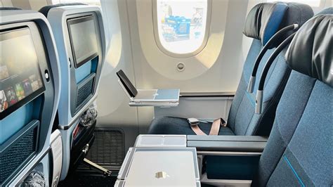 Review: First Review KLM Premium Comfort Boeing 787-10 Dreamliner ...