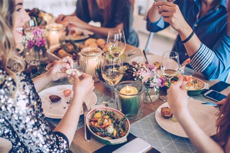 11 dinner party games to bring out next time you're hosting - Flipboard