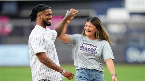 Damar Hamlin throws out first pitch at Yankees game