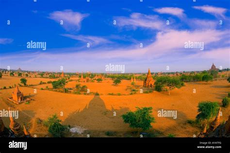 Templesofbagan hi-res stock photography and images - Alamy