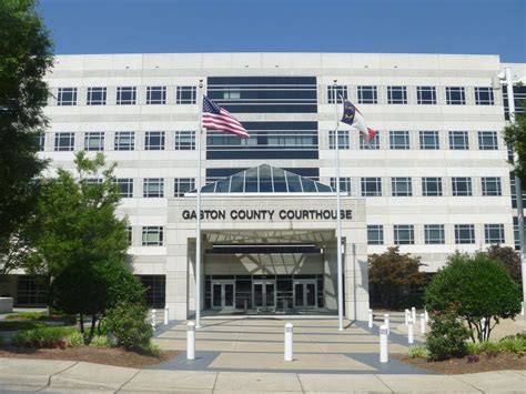 The Gaston County Courthouse is a modern office-style building located in downtown Gastonia ...