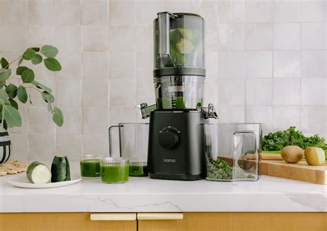 Nama J2 Cold Press Juicer - Good Design