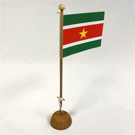 Vlag Suriname kopen? | Snelle levering & 8.7 klantbeoordeling | Vlaggen.com