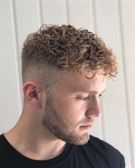 Refreshing @oscar.mcmillan perm 😺 • #perm #curls #manperm #merm | Short permed hair, Men haircut ...