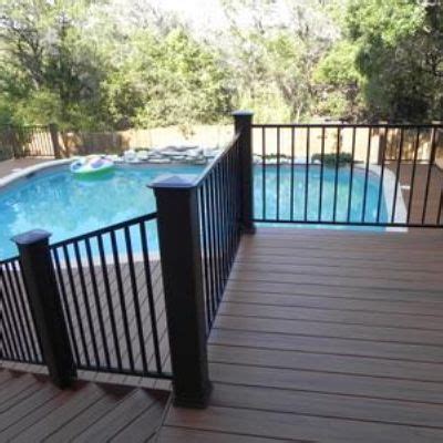 Austin Hot Tub Privacy Fence with Adjoining Deck | Archadeck Outdoor Living Hot Tub Privacy ...