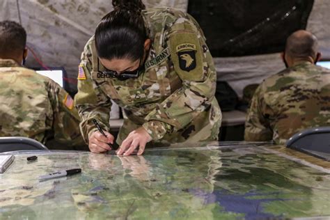 101st Airborne Division Soldiers conduct round-the-clock intelligence ...