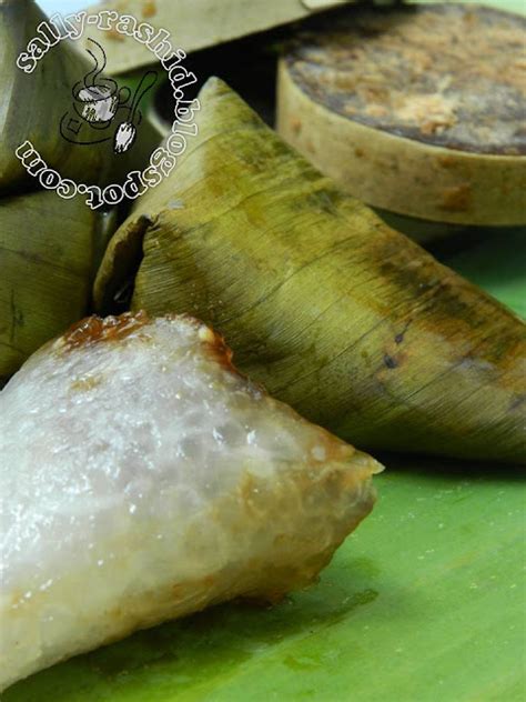 1000+ images about Kueh kueh on Pinterest | Glutinous rice, Thai dessert and Steamed rice