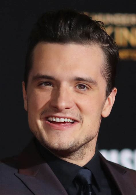 Josh Hutcherson at The Hunger Games: MockingJay Part LA Premiere – Celeb Donut