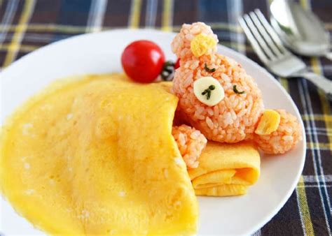 Easy Omurice Recipe (Japanese Omelette Rice) オムライス