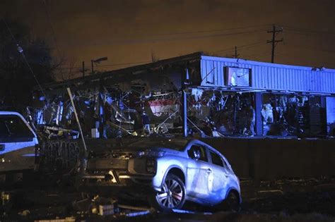 Disaster: Deadly tornadoes shred 40 buildings in Nashville | 650 CKOM