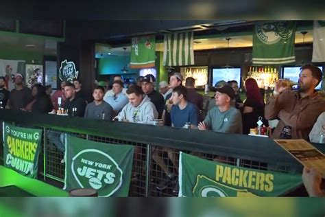 Wisconsin Bar's Plan to Offer Free Drinks if Jets Lose Pays Off For ...